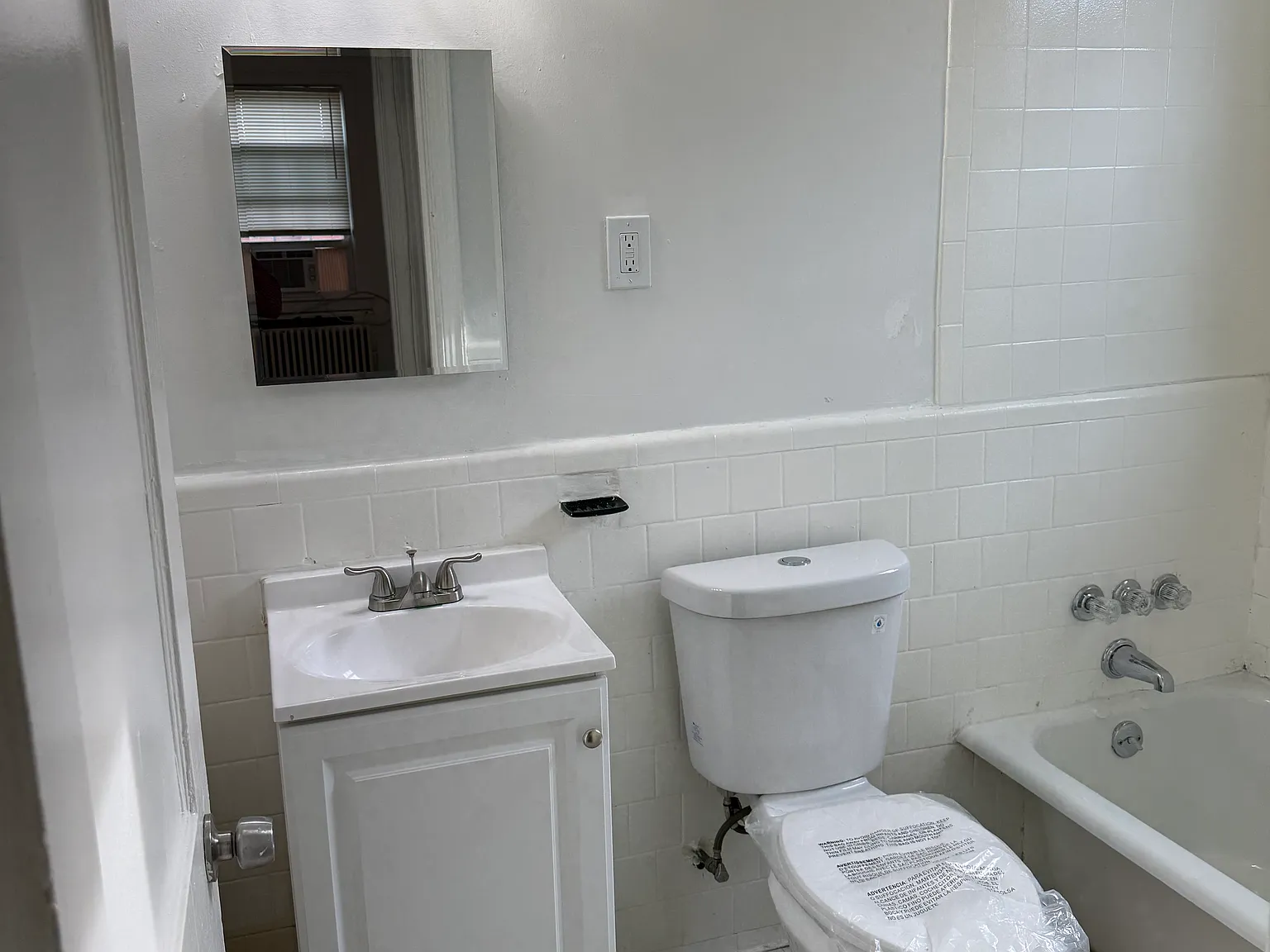 1 bed, 700 sqft, $1,300 — Photo 4
