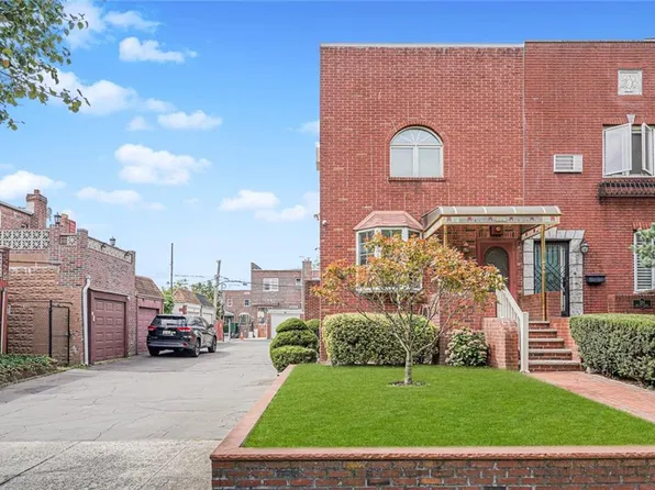 326 Bay 14th Street image 2 of 36