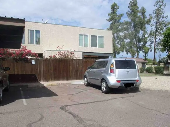 6072 W Golden Ln, Glendale, AZ 85302