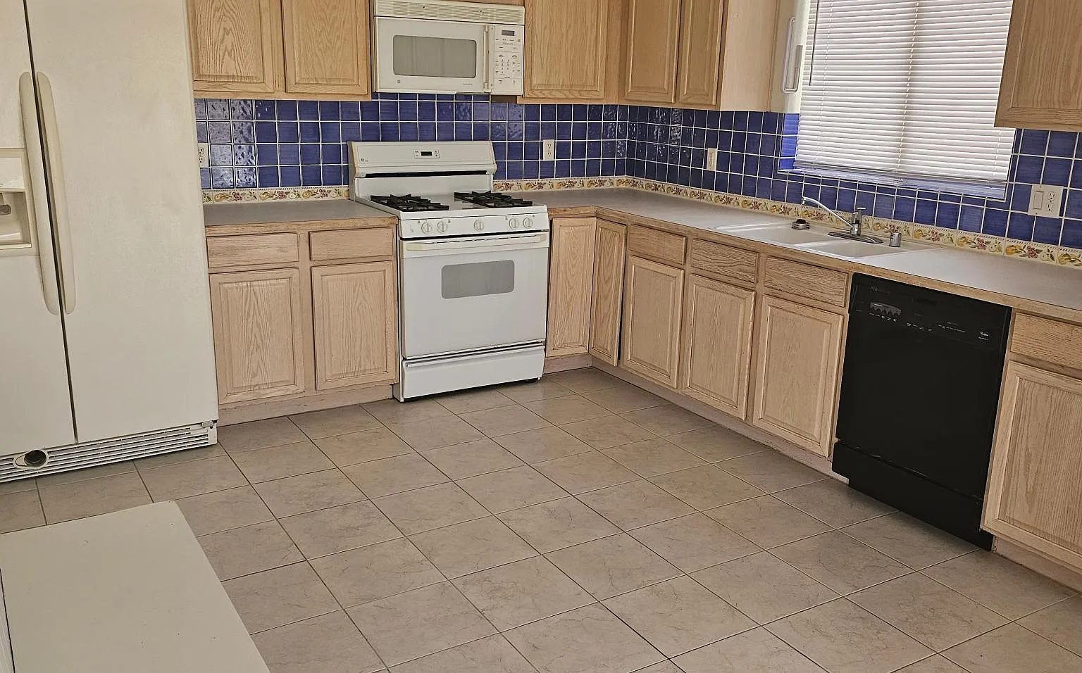 2937 Desierto Verde — Photo 3