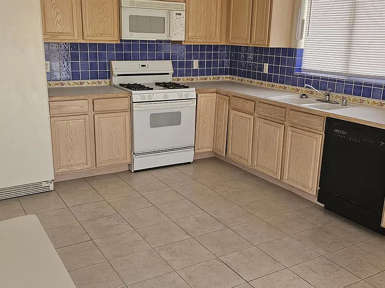 2937 Desierto Verde — Photo 3