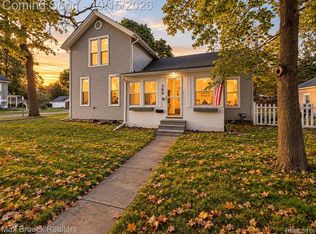 704 E Washington St, Howell, MI 48843