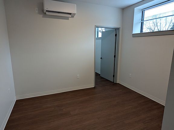 4th image of 2017 Eastern Ave SE #102