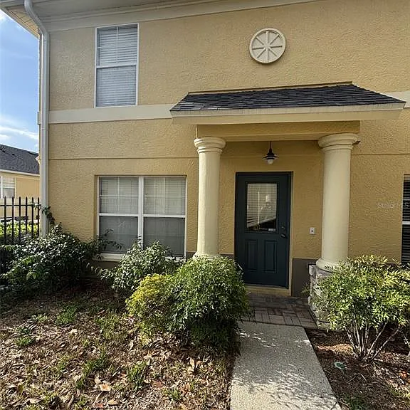 240 Hardcastle Pl — Photo 1