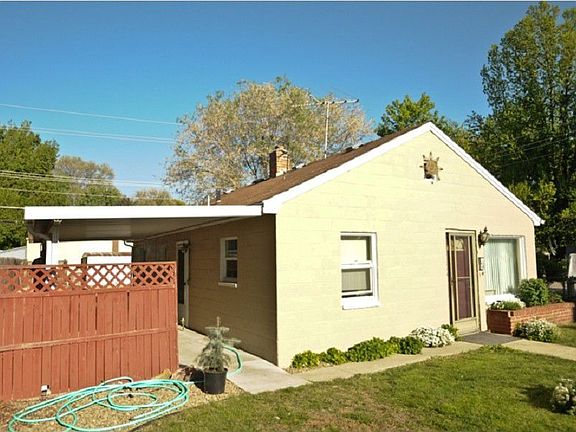 Covered patio and entertaining space