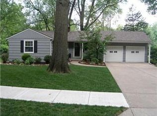 7200 Village Dr, Prairie Village, KS 66208