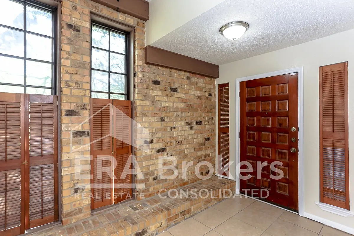 Building Photo - 1104 Nola Ruth Blvd #PRIMARY