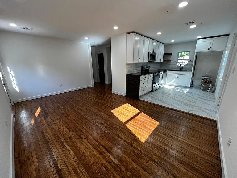 3507 E 27th Pl S — Photo 4