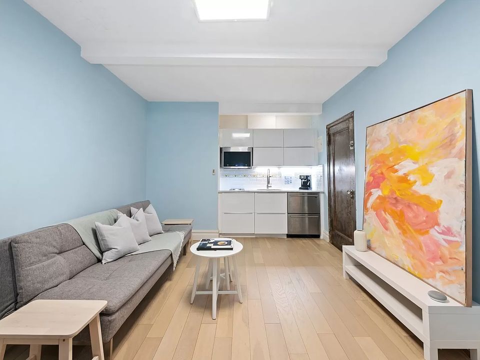 1st image of 325 W 45th St APT 214