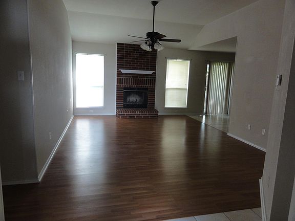 2nd image of 4609 Stratford Ct