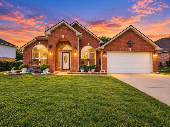 2611 Country Grove Trl, Mansfield, TX 76063