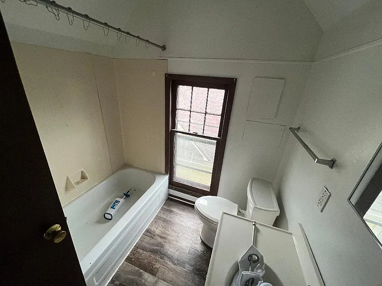 720 S Park St #4 — Photo 7