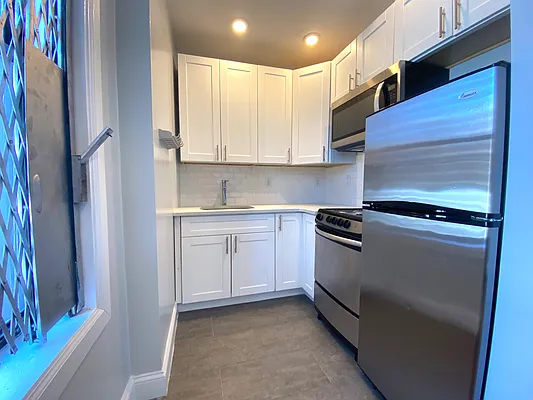 Rented by Compass | media 7