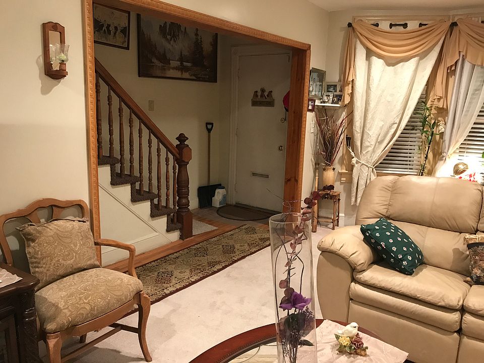 2nd image of 151 De Kalb Ave