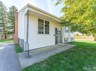 700 Cliffside Dr, New Carlisle, OH 45344