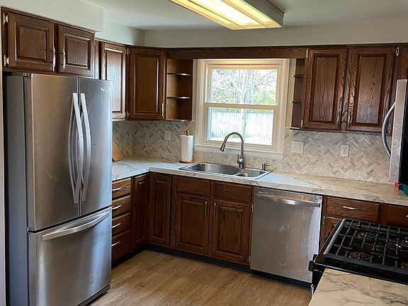 5th image of 4451 Westgate Dr NW