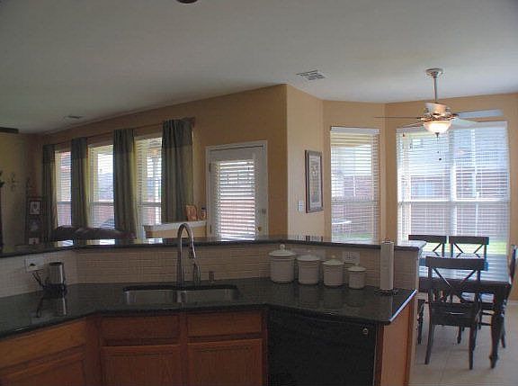 5th image of 2321 Fairmont Ave