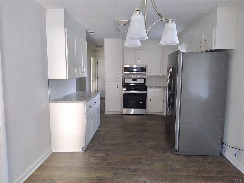 1st image of 521 Ayer St