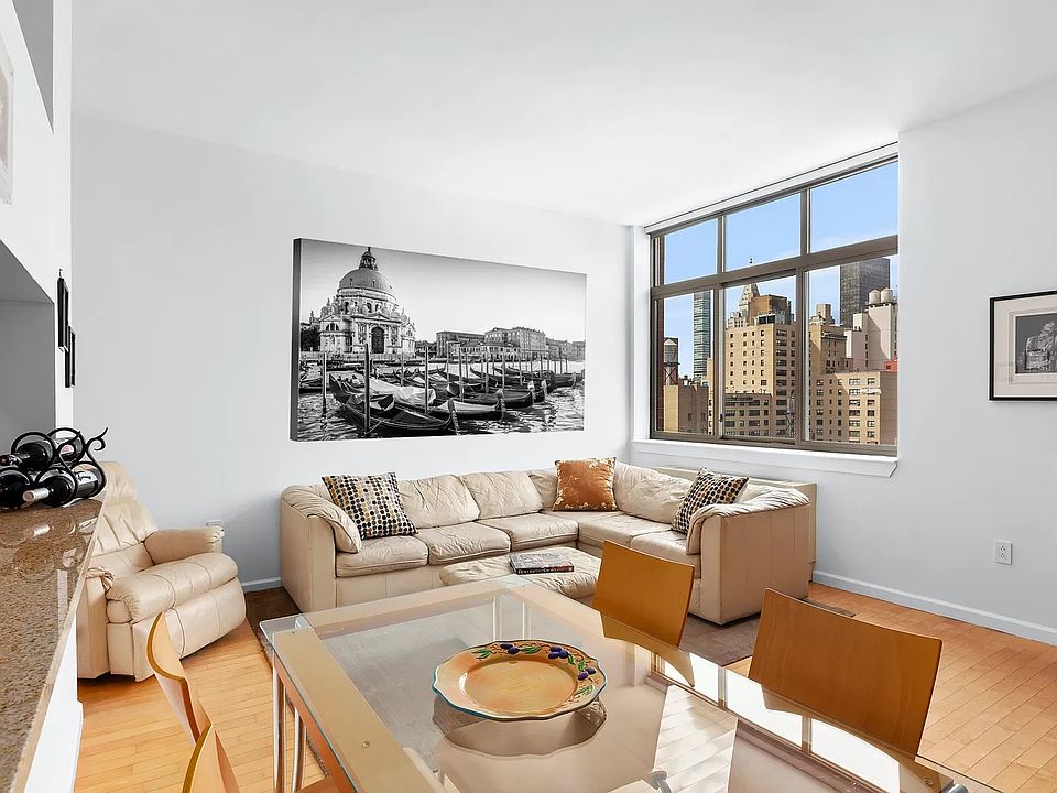 1st image of 250 E 30th St APT 12D