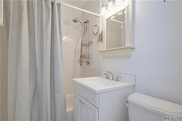 Sold by Douglas Elliman | media 24