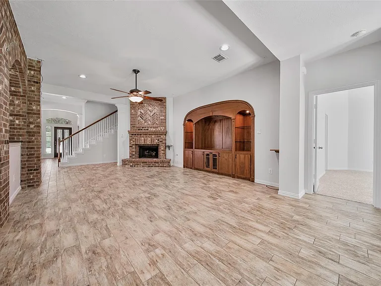 14 Beauty Bower Pl — Photo 16