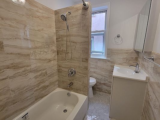 4th image of 1528 Bedford Ave #3D