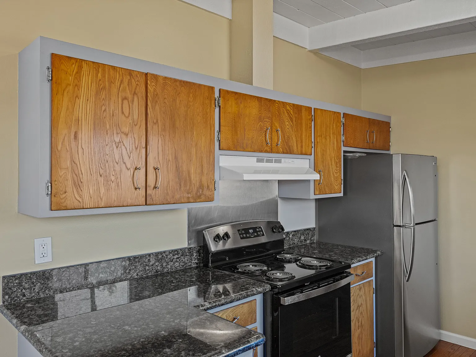 2 bed, 1000 sqft, $3,445 — Photo 4