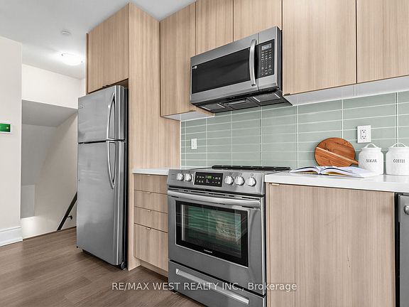 5th image of 1150 Briar Hill Ave #303