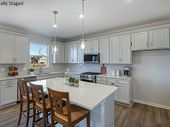 3rd image of 708 Eagle Ct Lot 2500