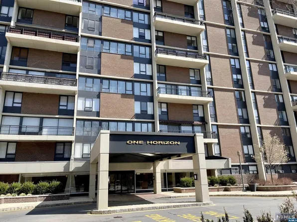 1 Horizon Rd APT 1203, Fort Lee, NJ 07024