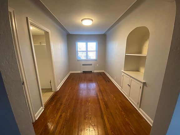 5th image of 5816 Lindenwood Ave #1S