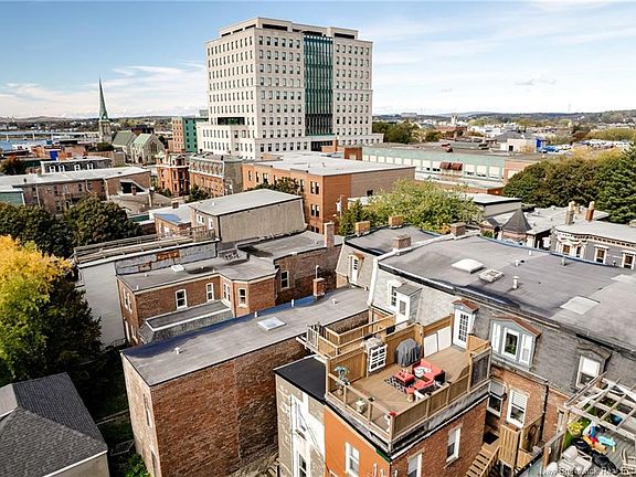 3rd image of 198 Princess St