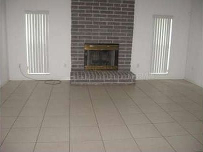 5th image of 1919 Farrington Dr