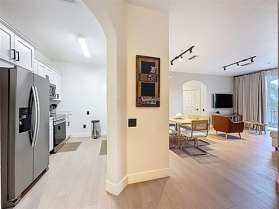 5th image of 2300 Butterfly Palm Way APT 203