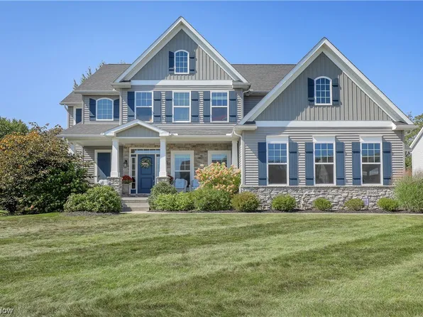 3906 Creekside Dr, Uniontown, OH 44685