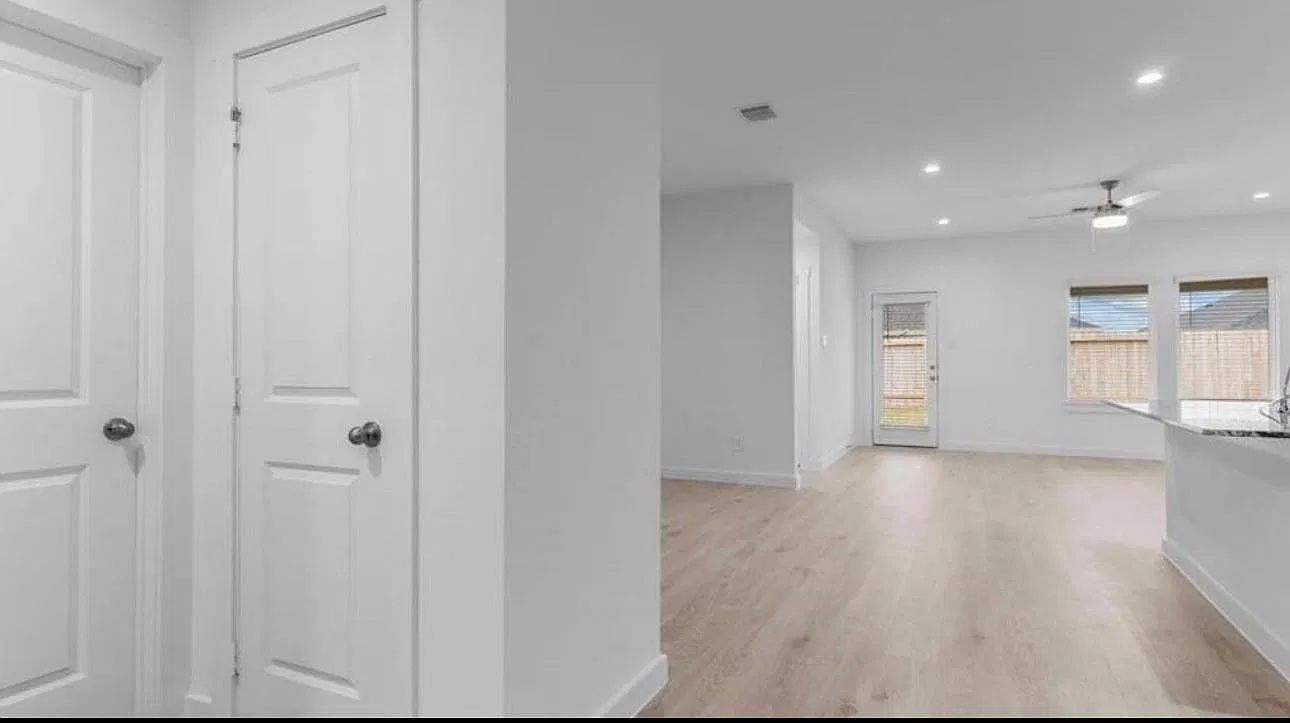 4 bed, 2.5 bath, $2,800 — Photo 3