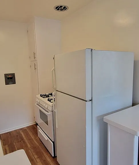 1352 N Citrus Ave — Photo 6