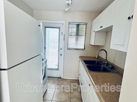 3rd image of 311 24th Ave N APT C