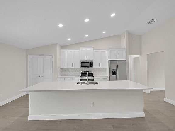 5th image of 16440 81st Lane N