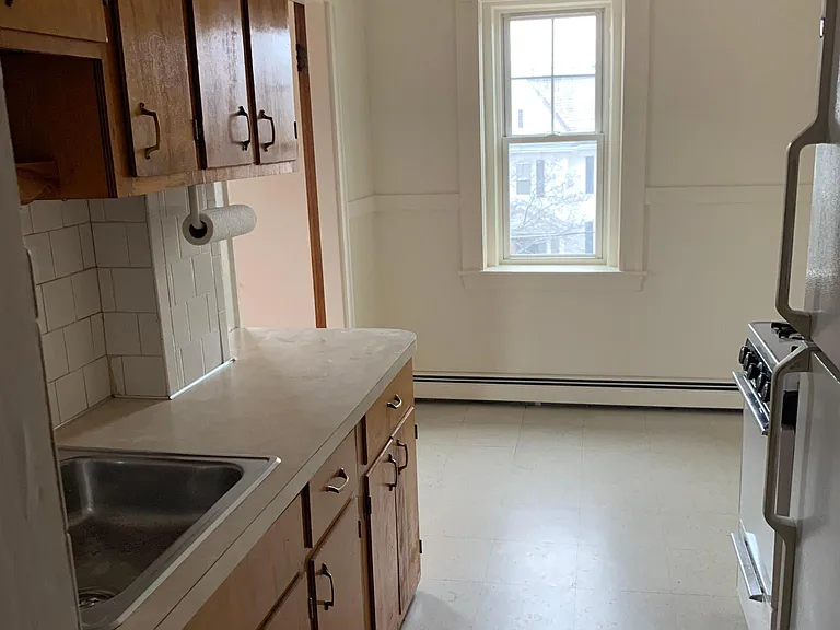 224 Lafayette St #9 — Photo 3