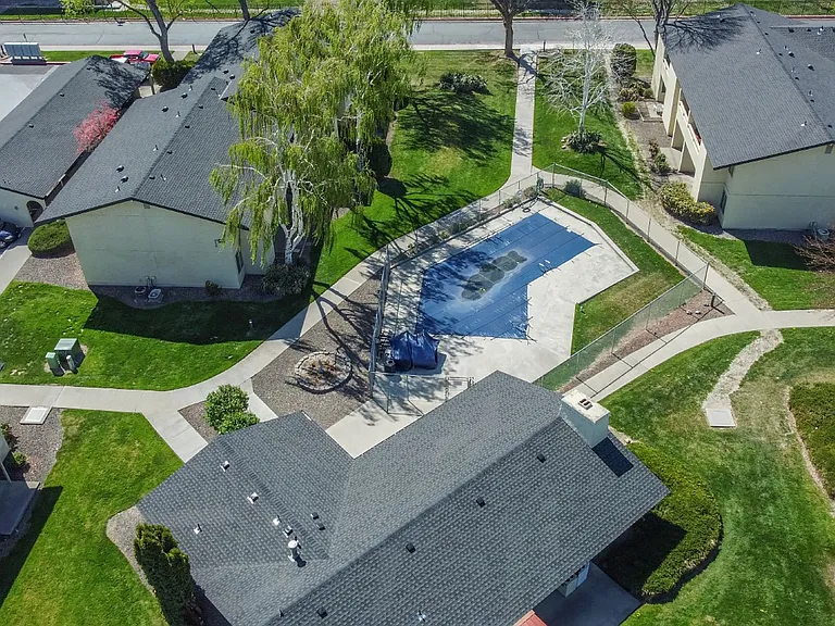 Pepper Tree Village Apartments — Photo 6