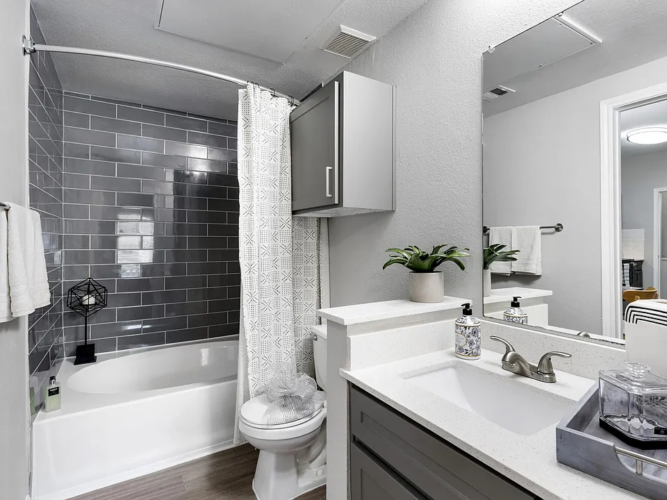 The Beverly at Shadow Lake apartments community photo