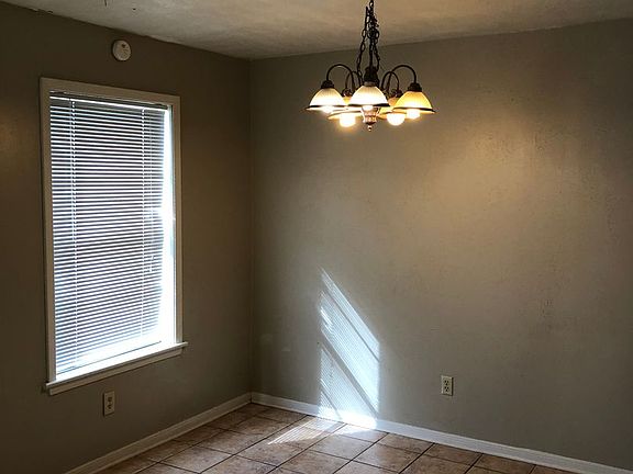 5th image of 701A Wellesley Ct