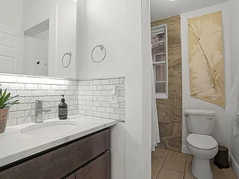 4226 Russell Blvd #F1 — Photo 16