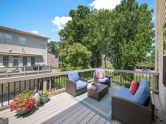 4th image of 316 Coalter Way