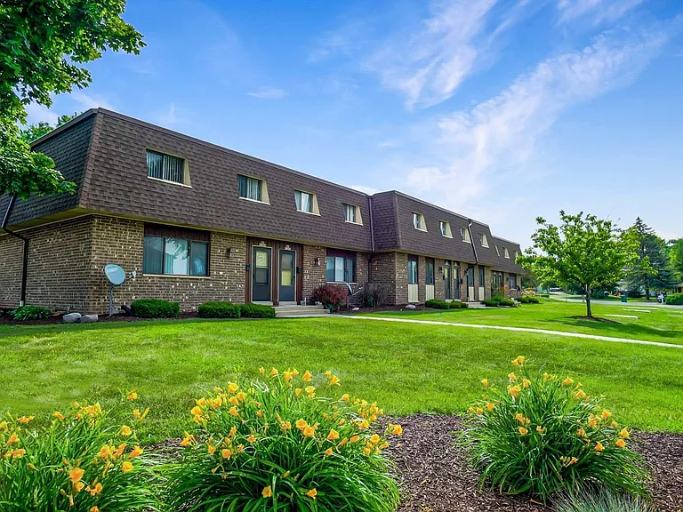 Stone Point Apartments Exterior