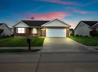 1112 Maplewood Ln, Waterloo, IL 62298