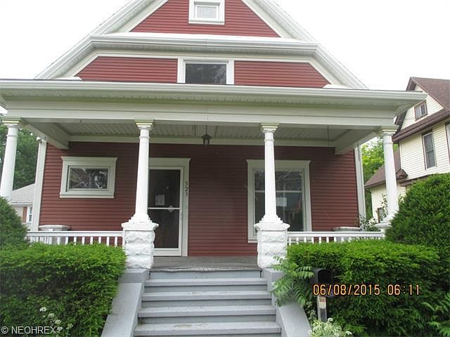 1st image of 323 W Oak St
