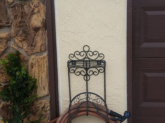 2nd image of 4325 Taft Ave