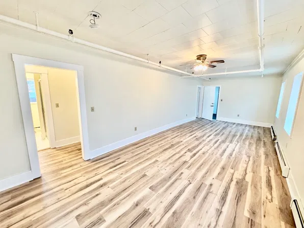 667 Main St APT 3, East Aurora, NY 14052
